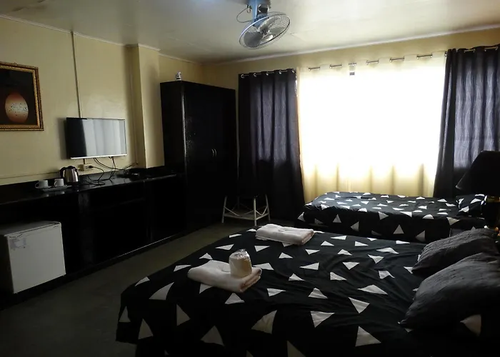 The Southern Cross 3*