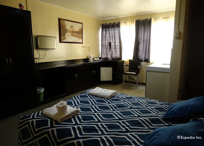 The Southern Cross 3* Manilla