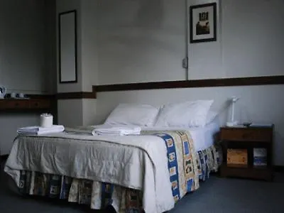 The Southern Cross 3*